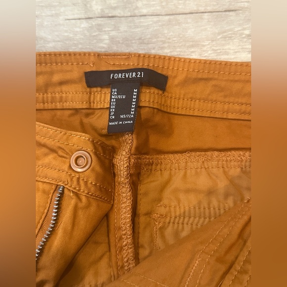 NWT Forever 21 Mini Cargo Skirt - Picture 2 of 3